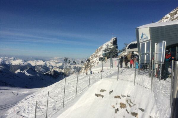 Skieröffnungsfahrt zum Kitzsteinhorn Gletscher